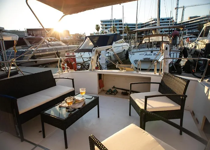 Magno Ii Boat Hotel en barco *