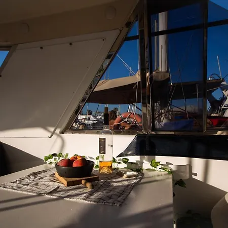 ספינת מלון Magno Ii Boat סנט אדריה דה בסוס