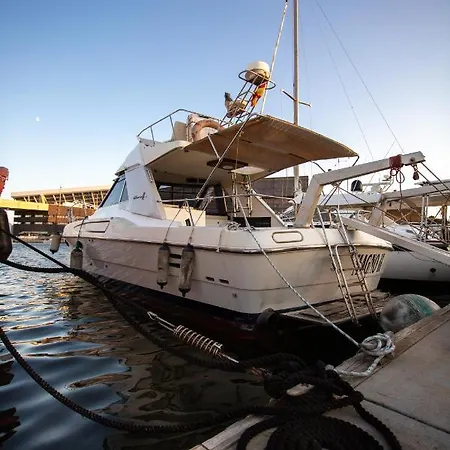 Magno Ii Boat ספינת מלון *